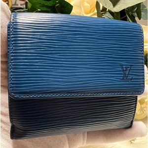 Louis Vuitton LV Blue Epi Bifold Wallet textured leather in Myrtille Blue